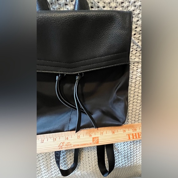 Botkier New York Black Trigger Backpack Purse, Multifunction Bag - Picture 11 of 13